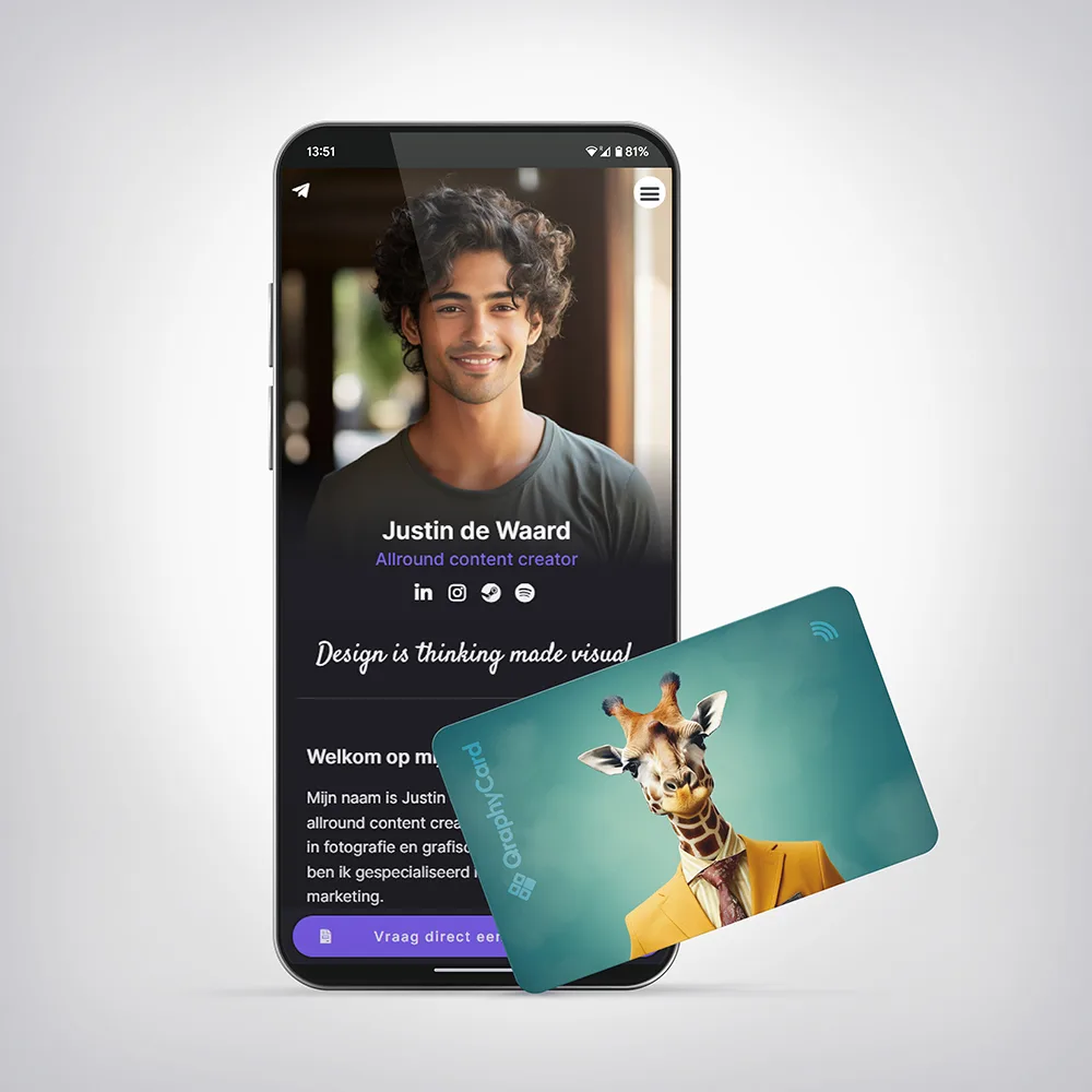 NFC Visitekaart Animals inc. – Giraffe — tegen een telefoon gehouden